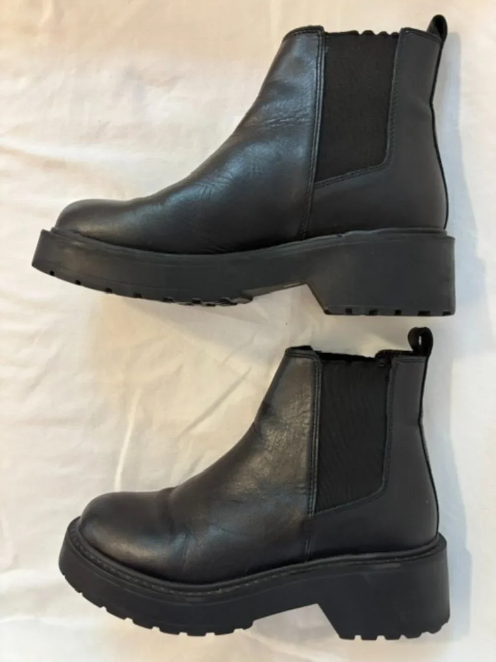 Steve Madden Tyclone Black Leather Lug Sole Chelsea Boot Women's Size 6M